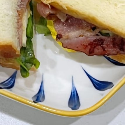 早安，用一份元气早餐，开启活力满满的一天。元气鸡蛋火腿三明治 + 热牛奶主食：全