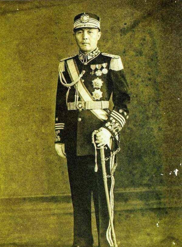 “西安事变”后，回到南京的蒋介石召来侍卫长钱大钧，质问他是否参与其中。钱大钧撕开