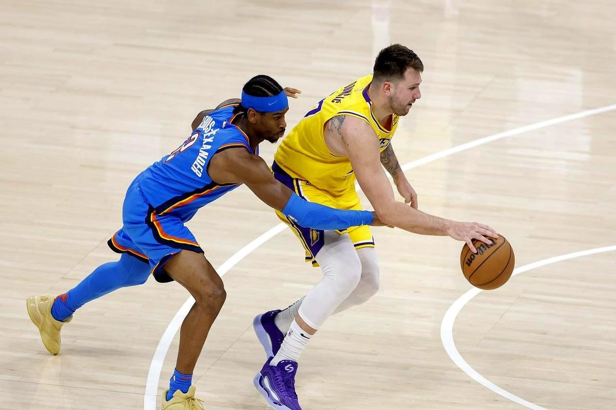 NBA杯淘汰赛的8强名单定了，对阵也出来了。

西部这边是雷霆对太阳，湖人打马刺