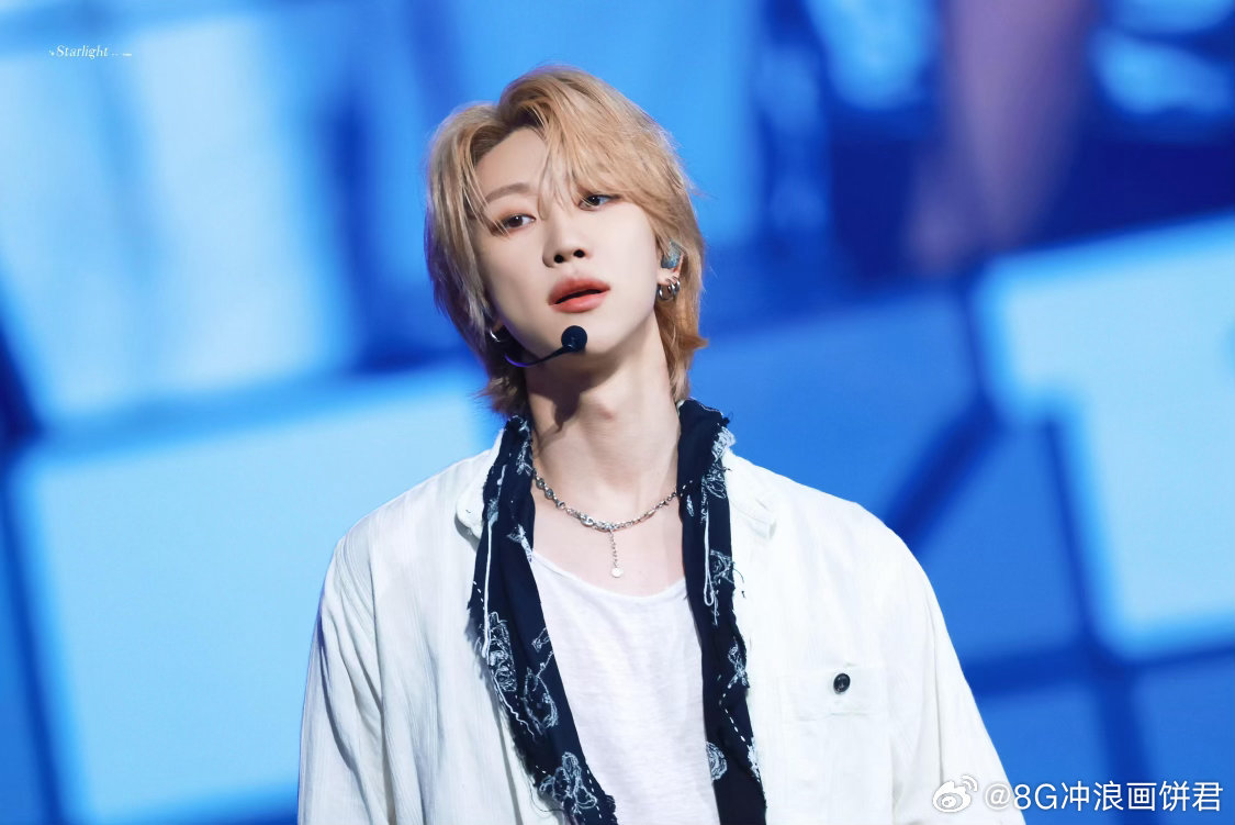 徐明浩巴塞尔艺术展香港巴塞尔艺术展偶遇徐明浩 徐明浩真的把艺术感刻进骨子里了！看