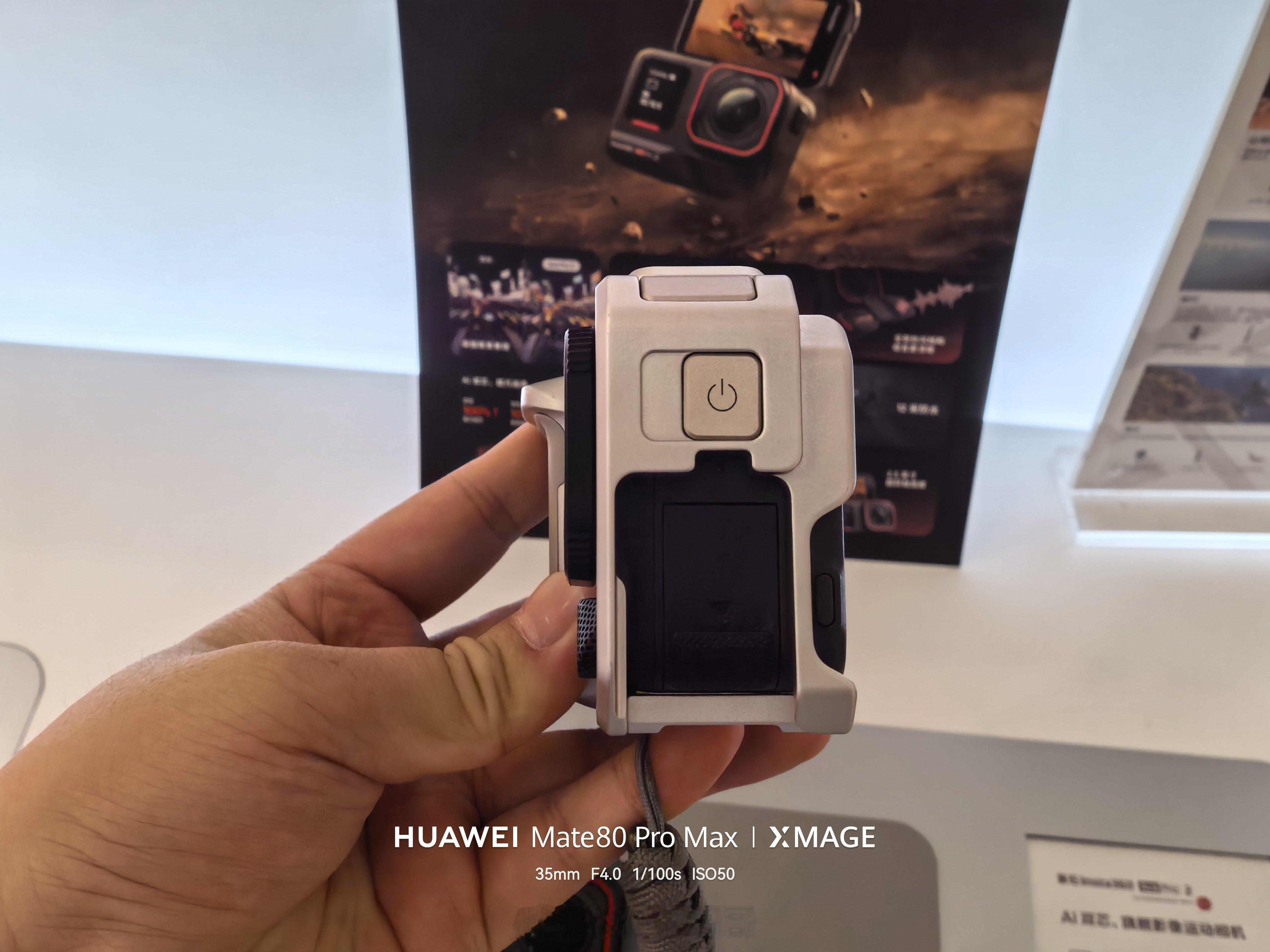 浅浅体验了下影石AcePro 2影像套装，别说，还真有那味儿了，颇有小微单的感觉