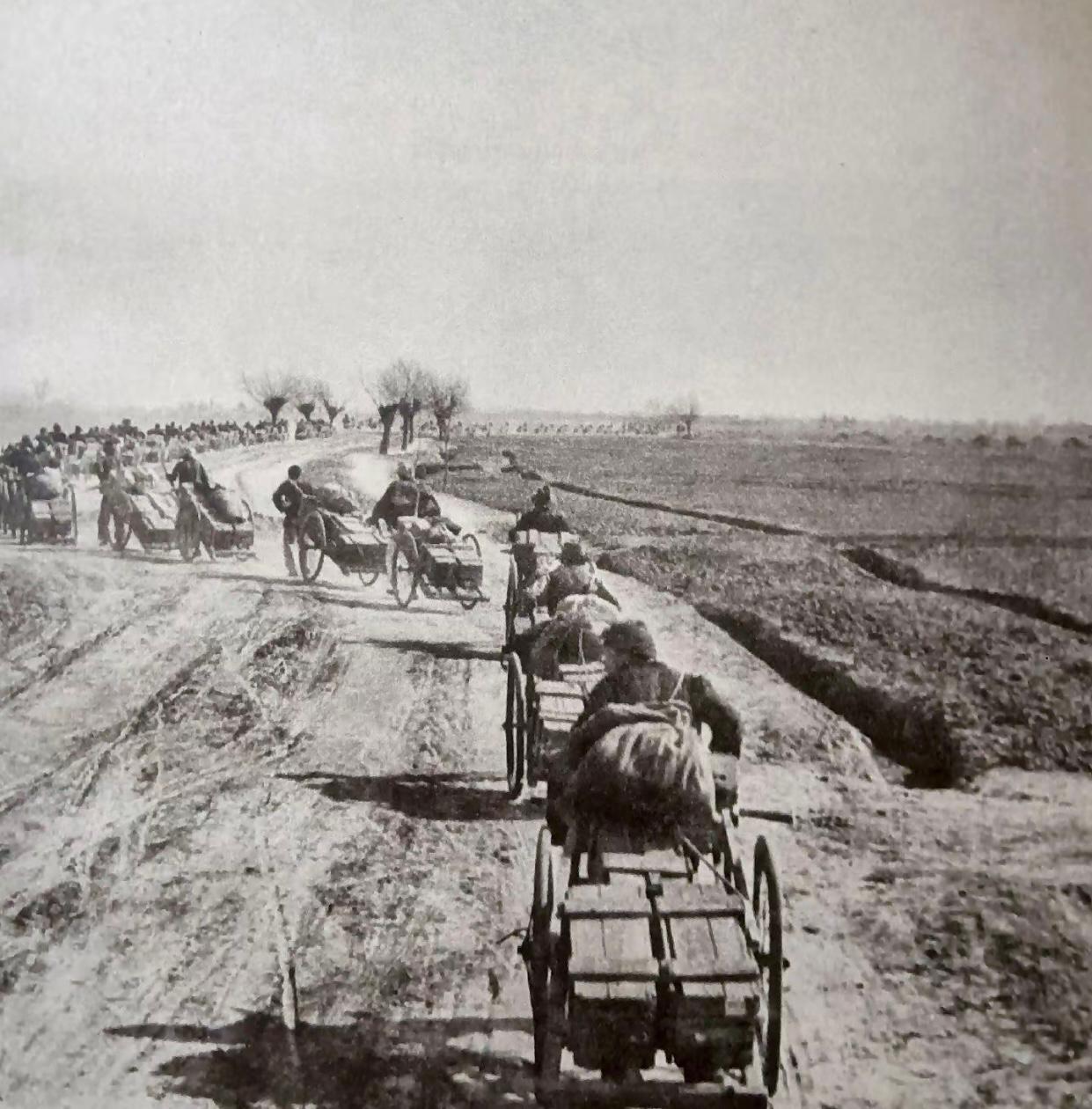 有一个不成熟的建议，可以开发一个“支前APP”，主要功能就是让国内众多想到前线出