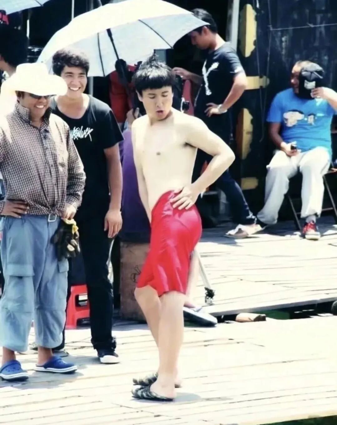 演员沈腾大量早期照片曝光，腾讯QQ回应：并非QQ空间被盗，是“来时路都被翻出来了