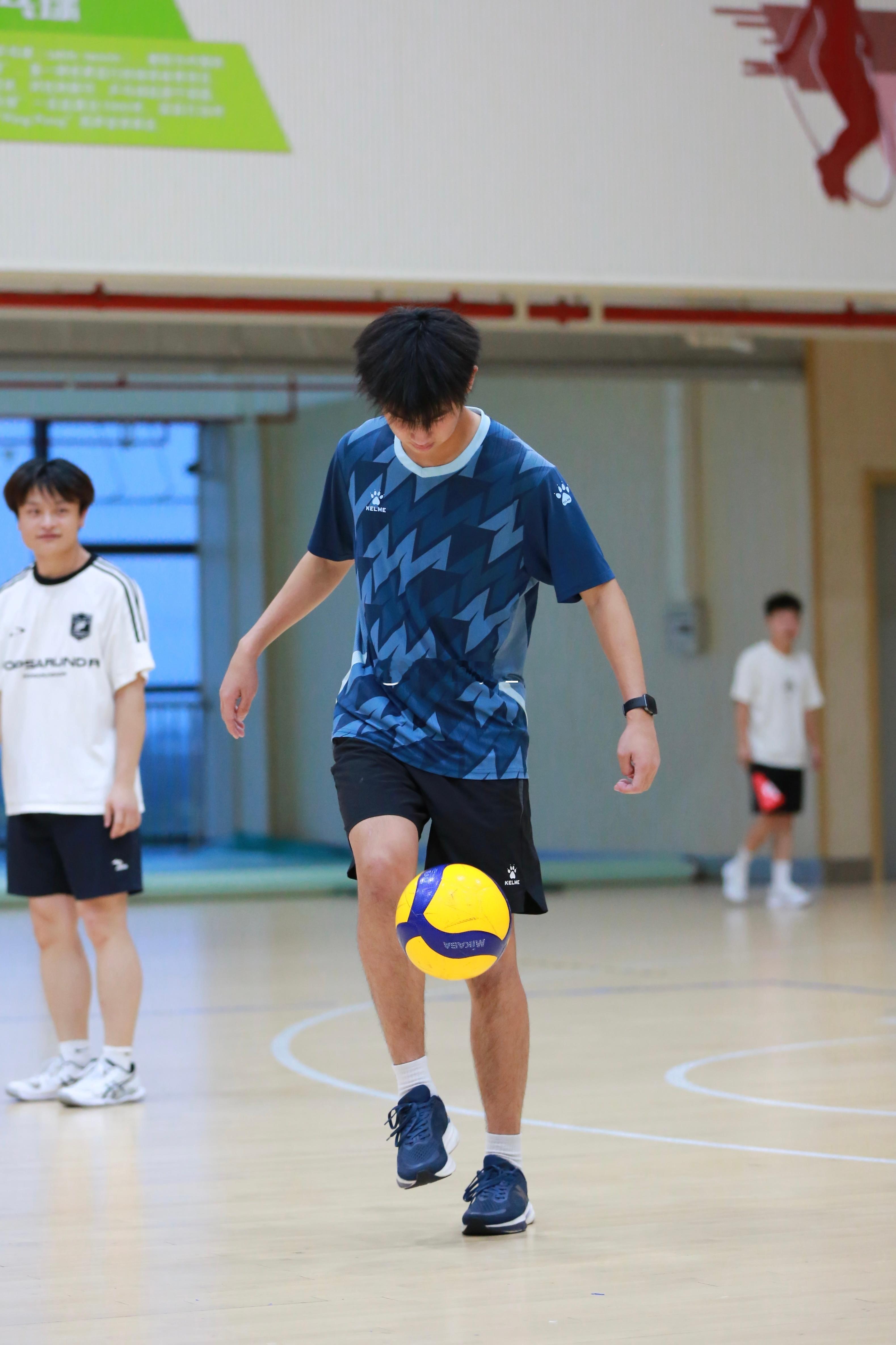 为常州队加油助威常超常州[超话] 既会踢⚽️又会打🏐的常州队替补小将守门员吴丰