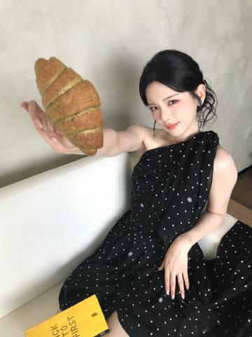 杨超越更新头像库存来了杨超越波点裙美萌成啥了 谁懂！杨超越波点裙这组图太美萌了，