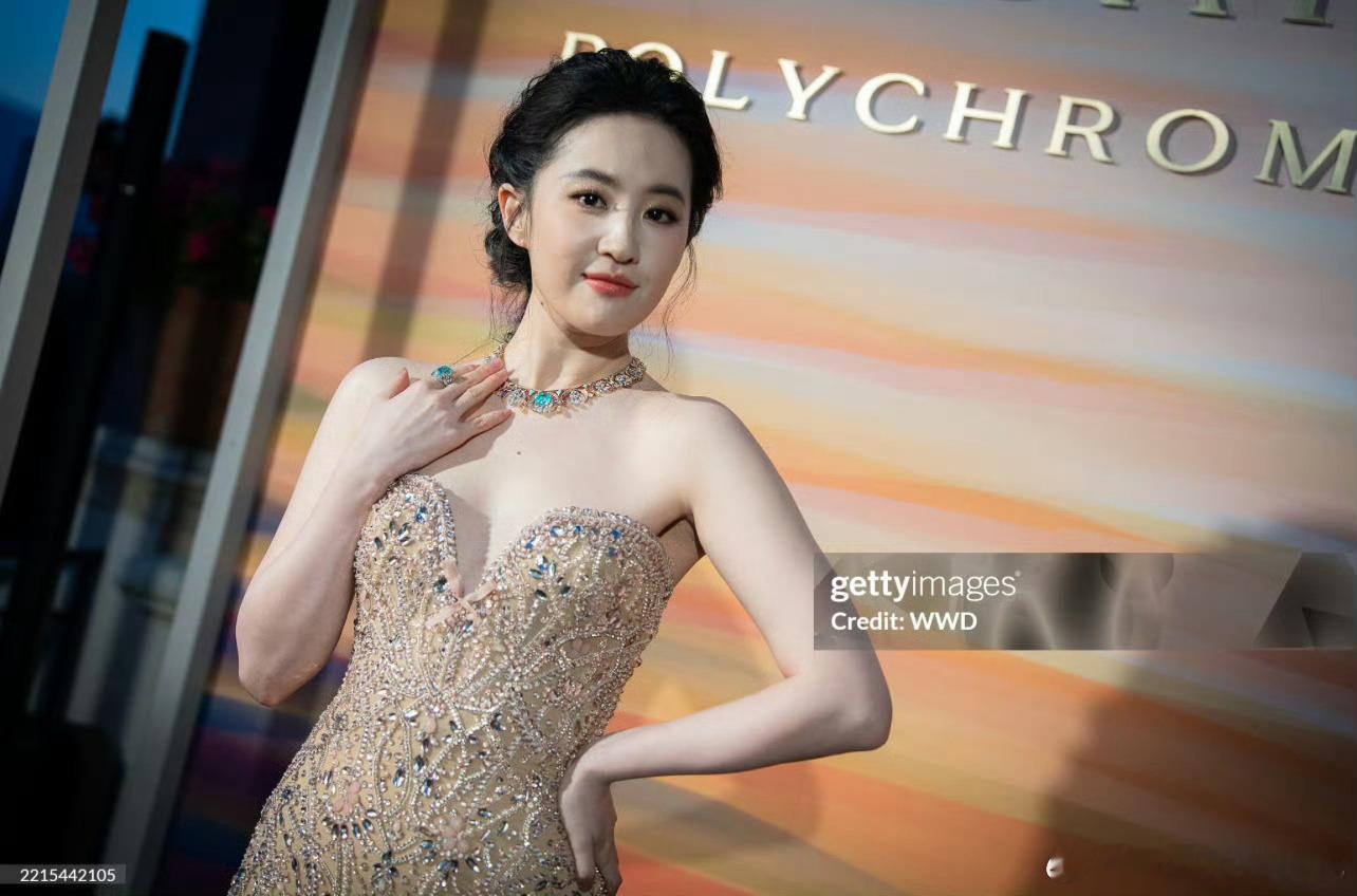 宝格丽 POLYCHROMA 瑰彩罗马高级珠宝系列发布会G社生图放送📷  美的