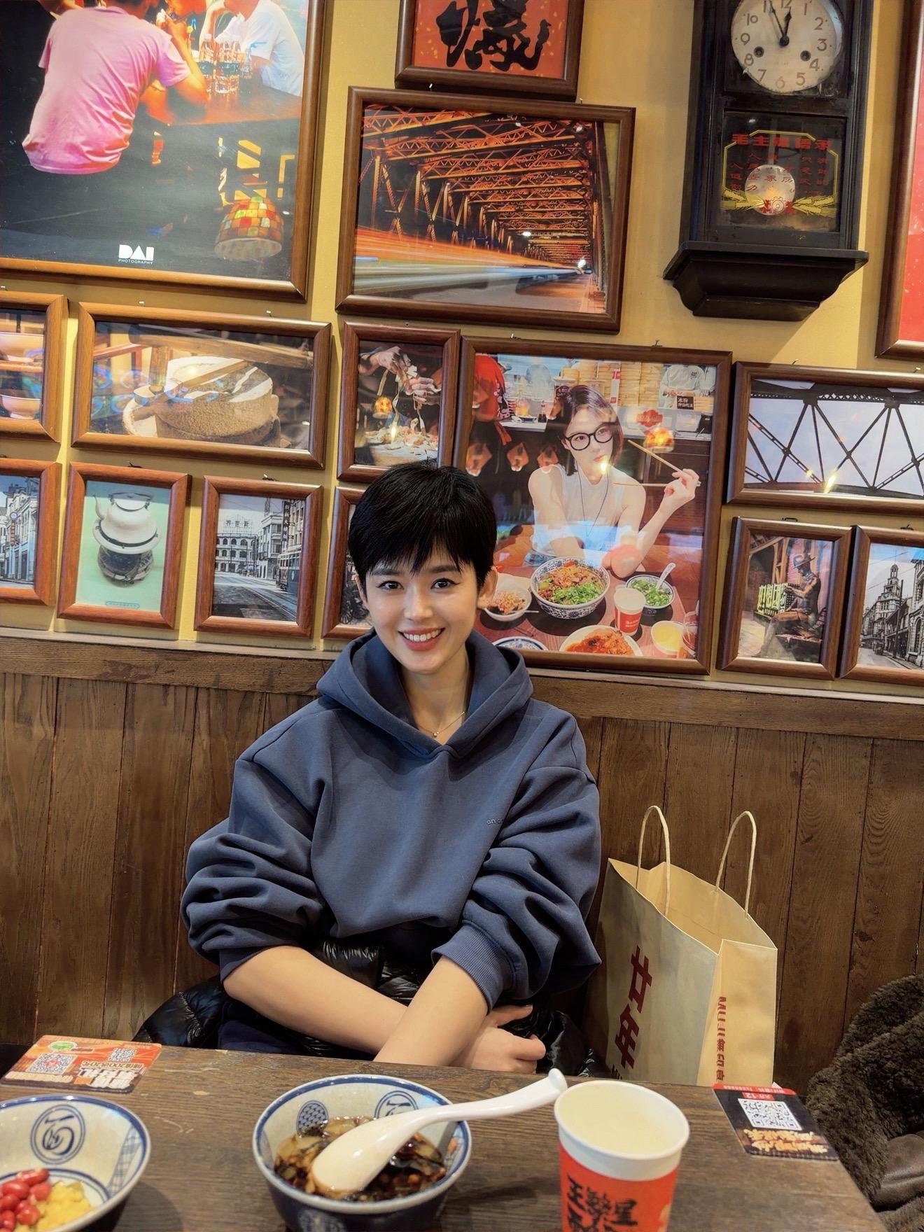 一个女人最好的状态无非是 有钱 孤独  自在 安静 清醒