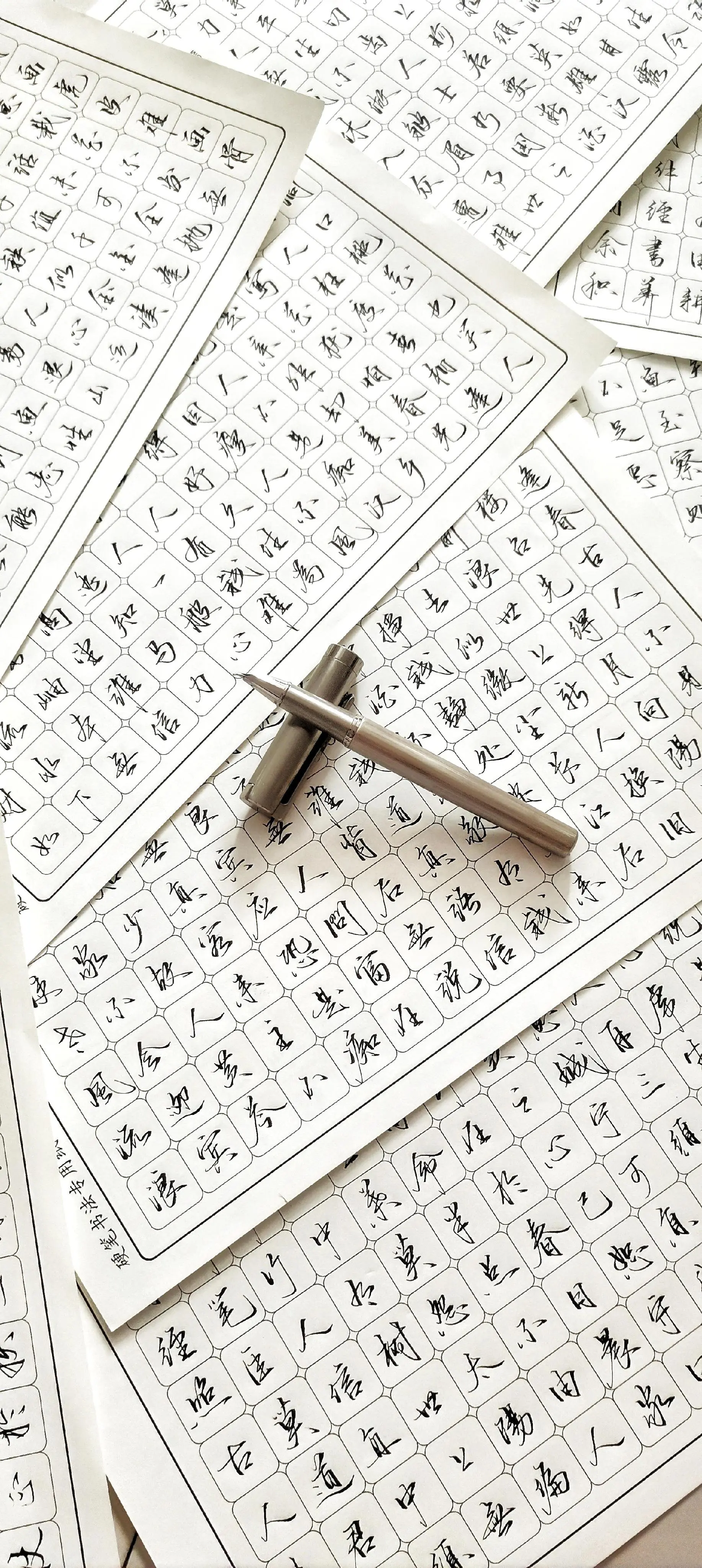 用了这个纸，感觉字都变好看了呢
