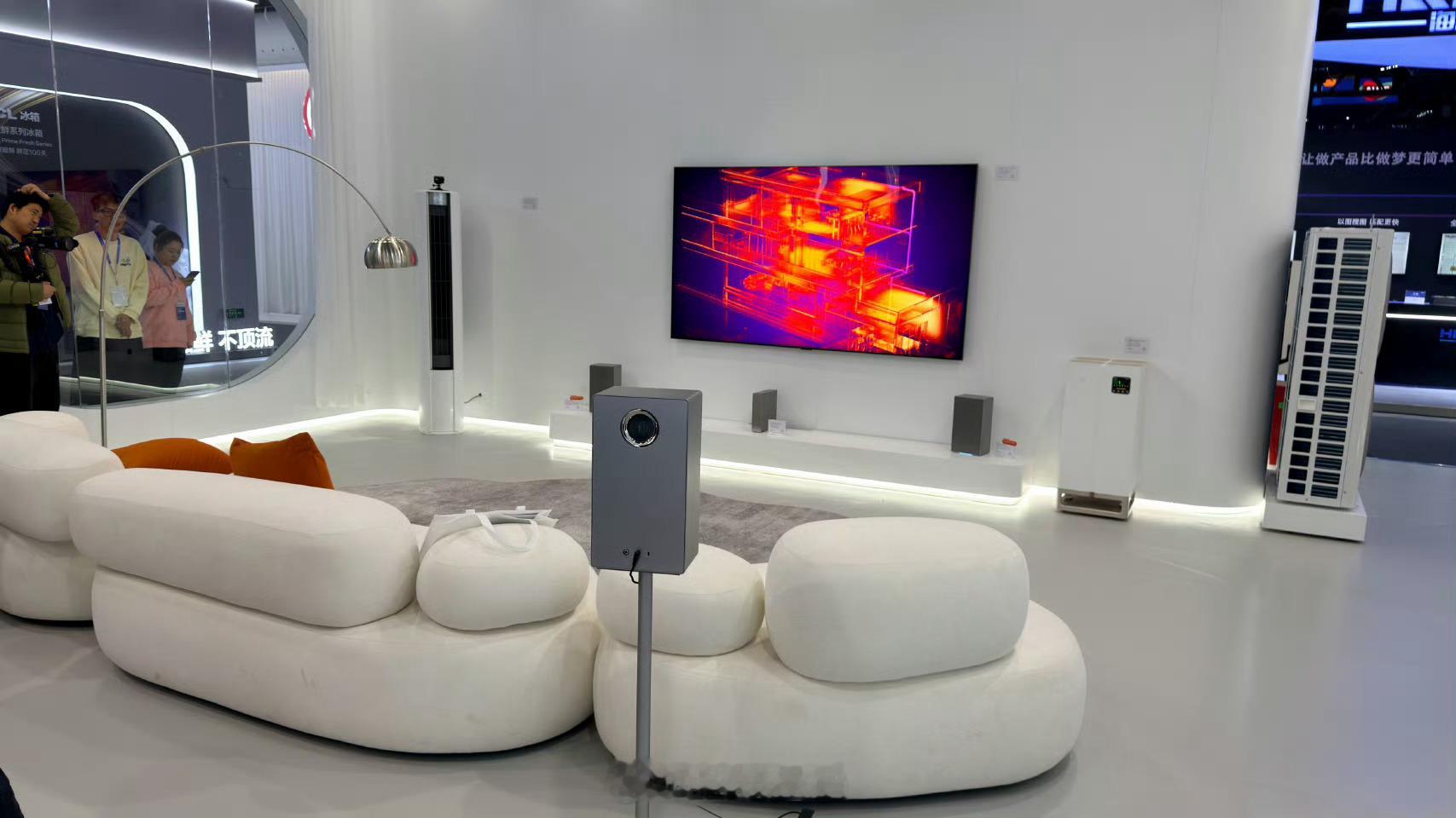 你家老旧家电退役了吗 2026年起家电安全使用新国标已实施，超龄服役的老冰箱、旧