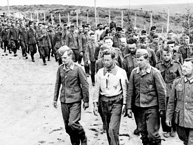 1943年9月11日，“德国军官联盟”在莫斯科附近的卢涅沃成立；该联盟由愿意与苏
