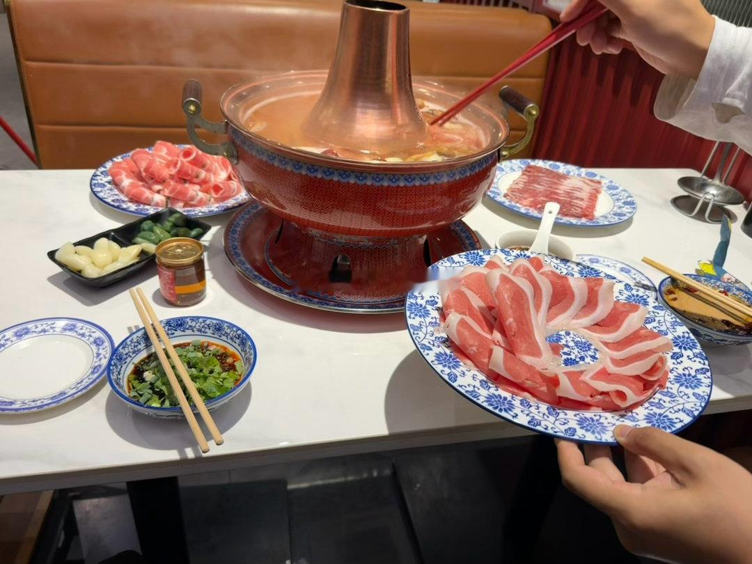 吃饱喝足😋👍 