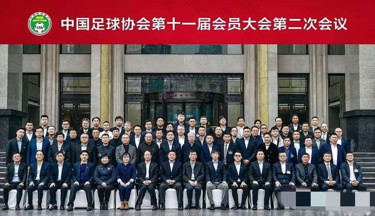 8个人的小团队能冲进世界杯
150人的大部门却连教练都定不下来
 
人家没那么多