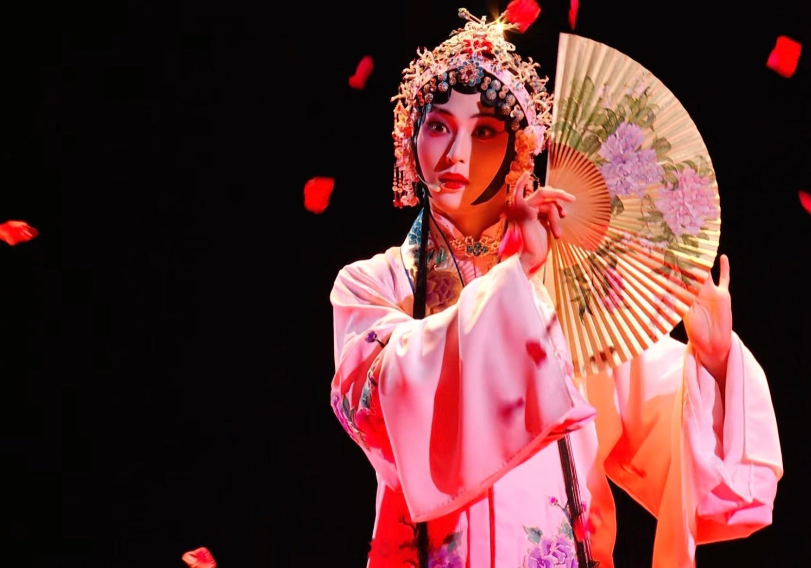 披荆斩棘直播 本季披哥最惊艳舞台，非《在梅边》莫属，而唐九洲唐九洲 的反串，更是