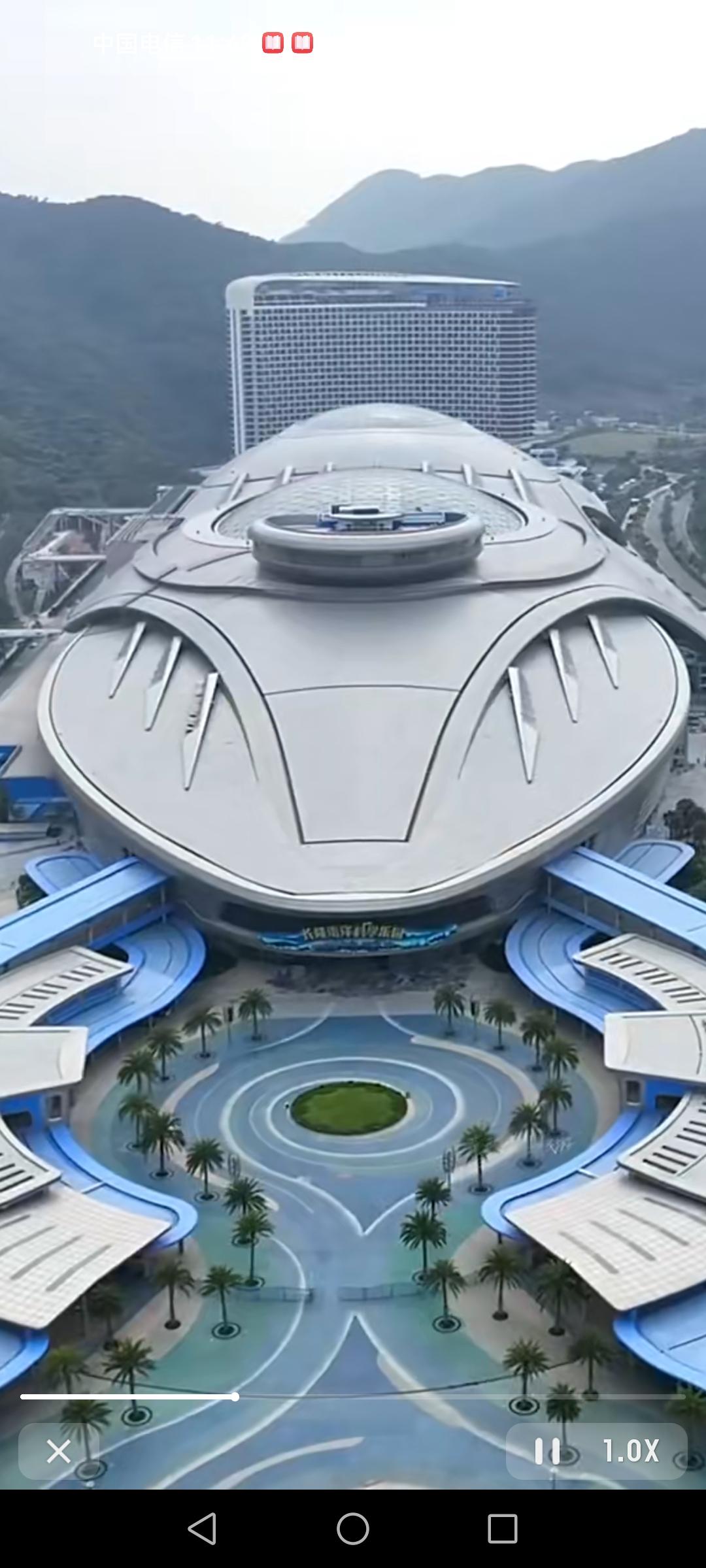 珠海长隆真的太牛了，耗资千亿打造的海洋科技馆，外观就像科幻片里的宇宙飞船！这个被