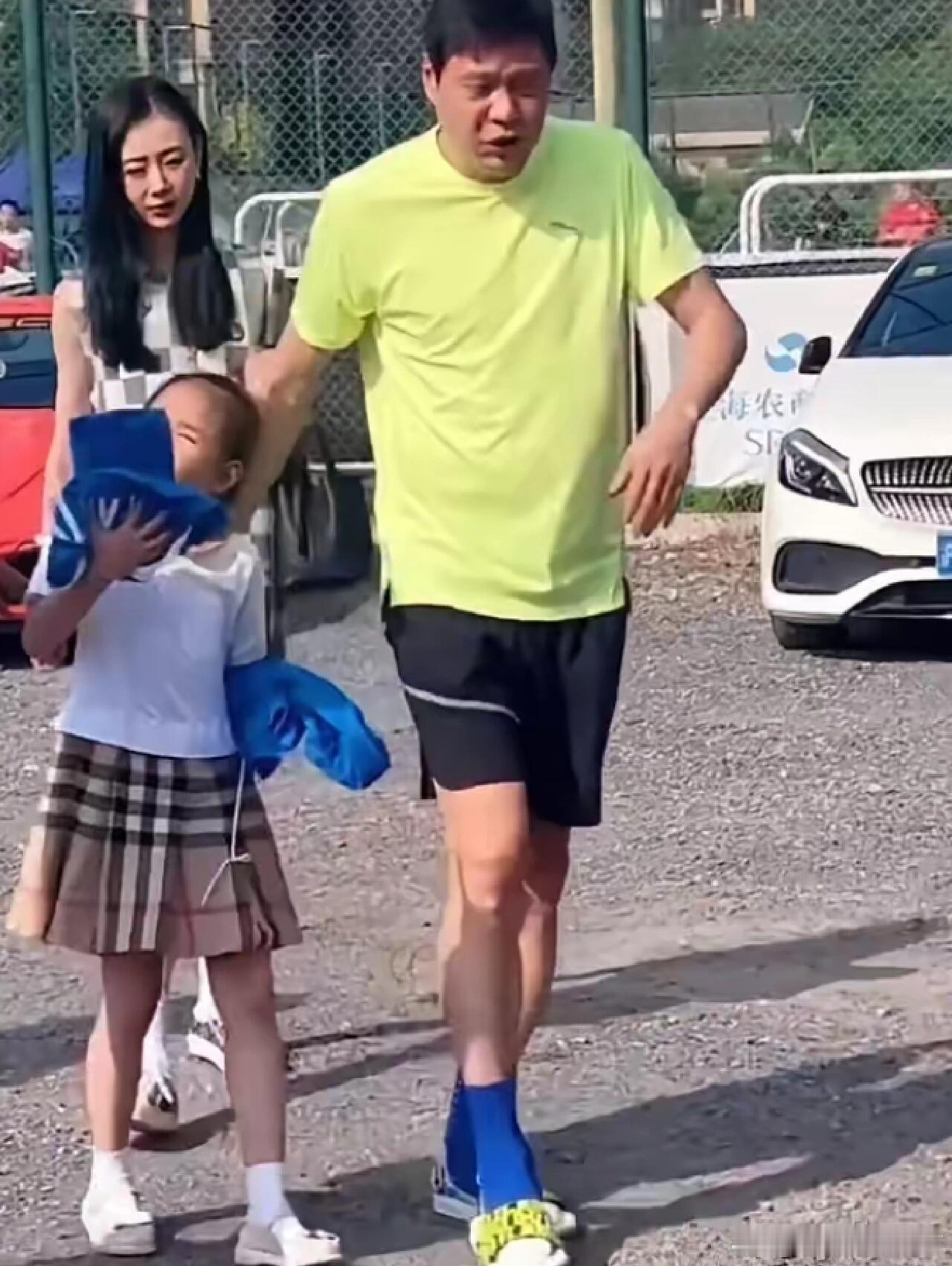 范志毅第三任妻子张梦瑾罕见出镜，有钱好讨老婆… ​​​