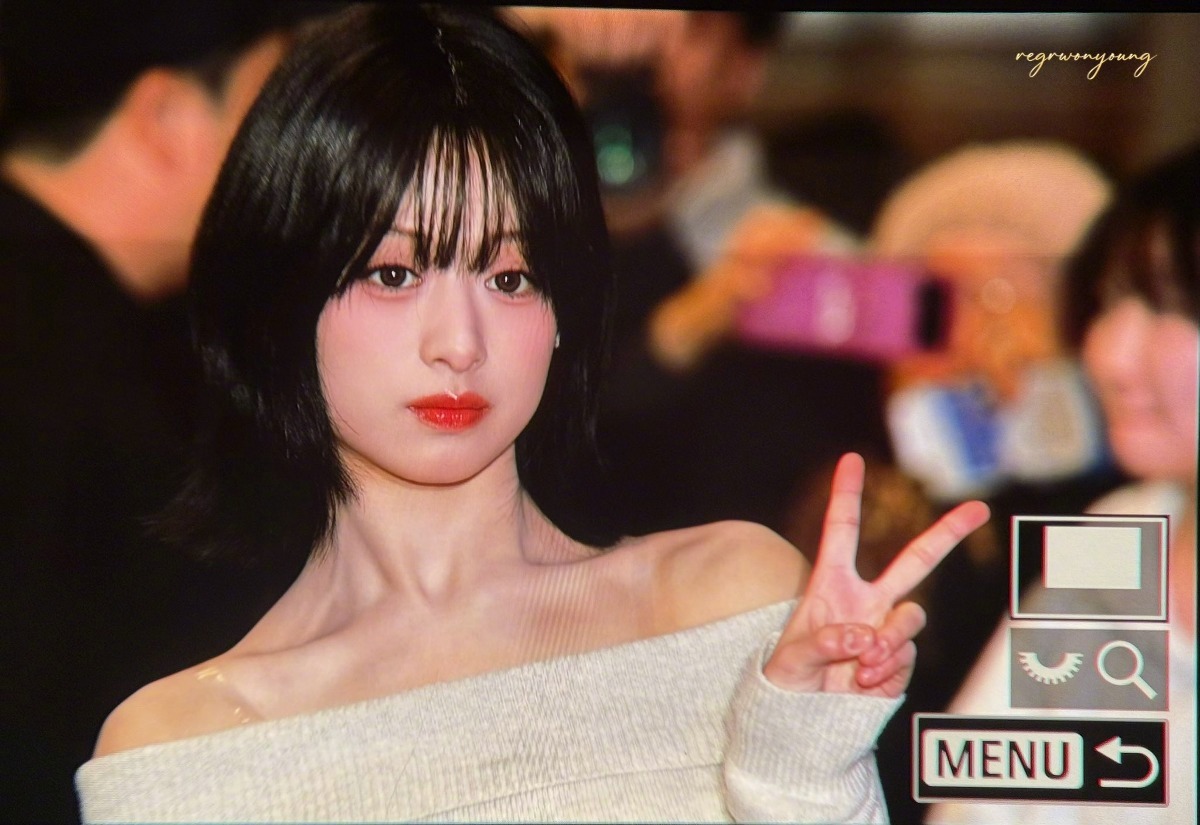 【Theqoo】今日份BABYMONSTER 郑雅譞机场图.jpg，短发AHYE