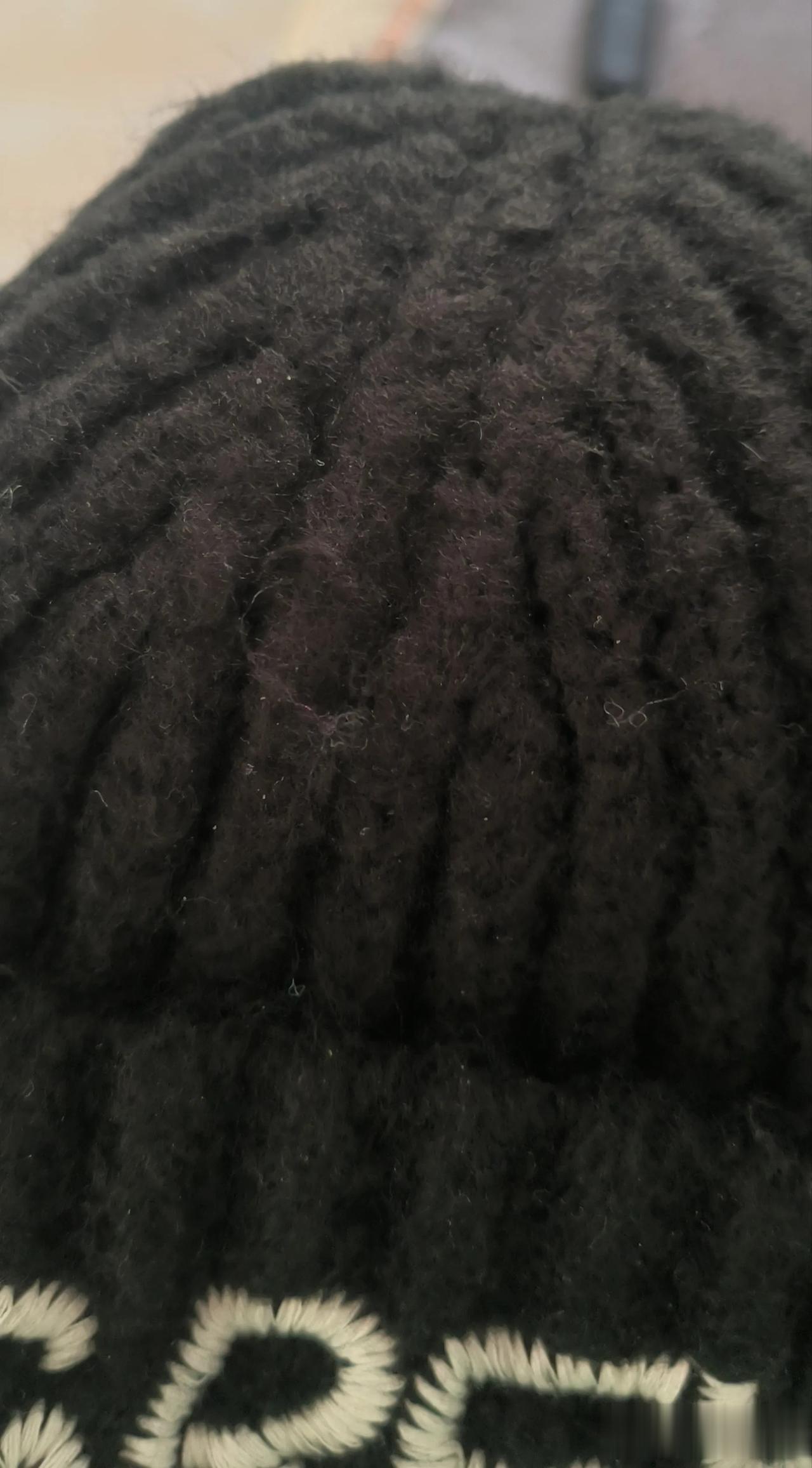 让买羽绒服不剪吊牌的人吓到了，之前我收到有吊牌，但是全是皮屑褶皱油点子的棉牛仔裤
