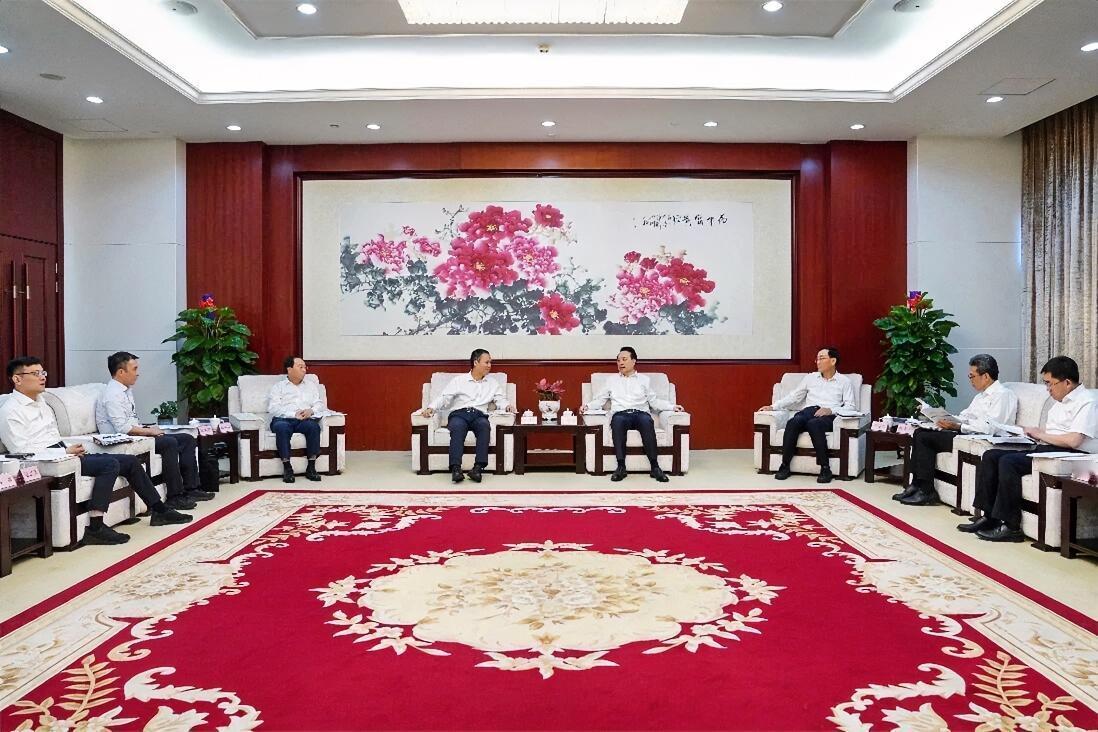 5月29日，中国信科集团党委书记、董事长何书平一行到访中国国家铁路集团有限公司，