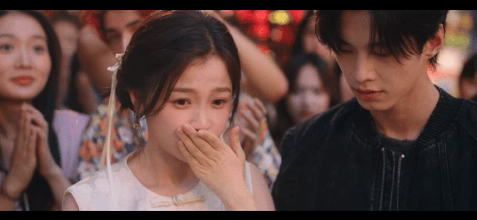 你俩继续亲我的嘴角一点也不累暧昧了这么久，终于有人迈出第一步，靳朝快亲回去啊！ 