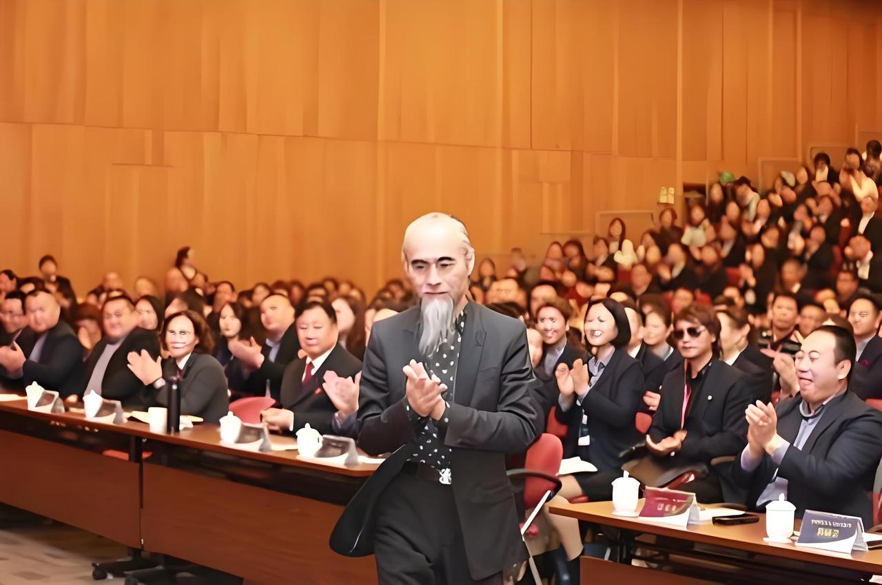 史无前例，建国以来最大装神弄鬼！骗走千亿，50万人血本无归！

2026年1月，