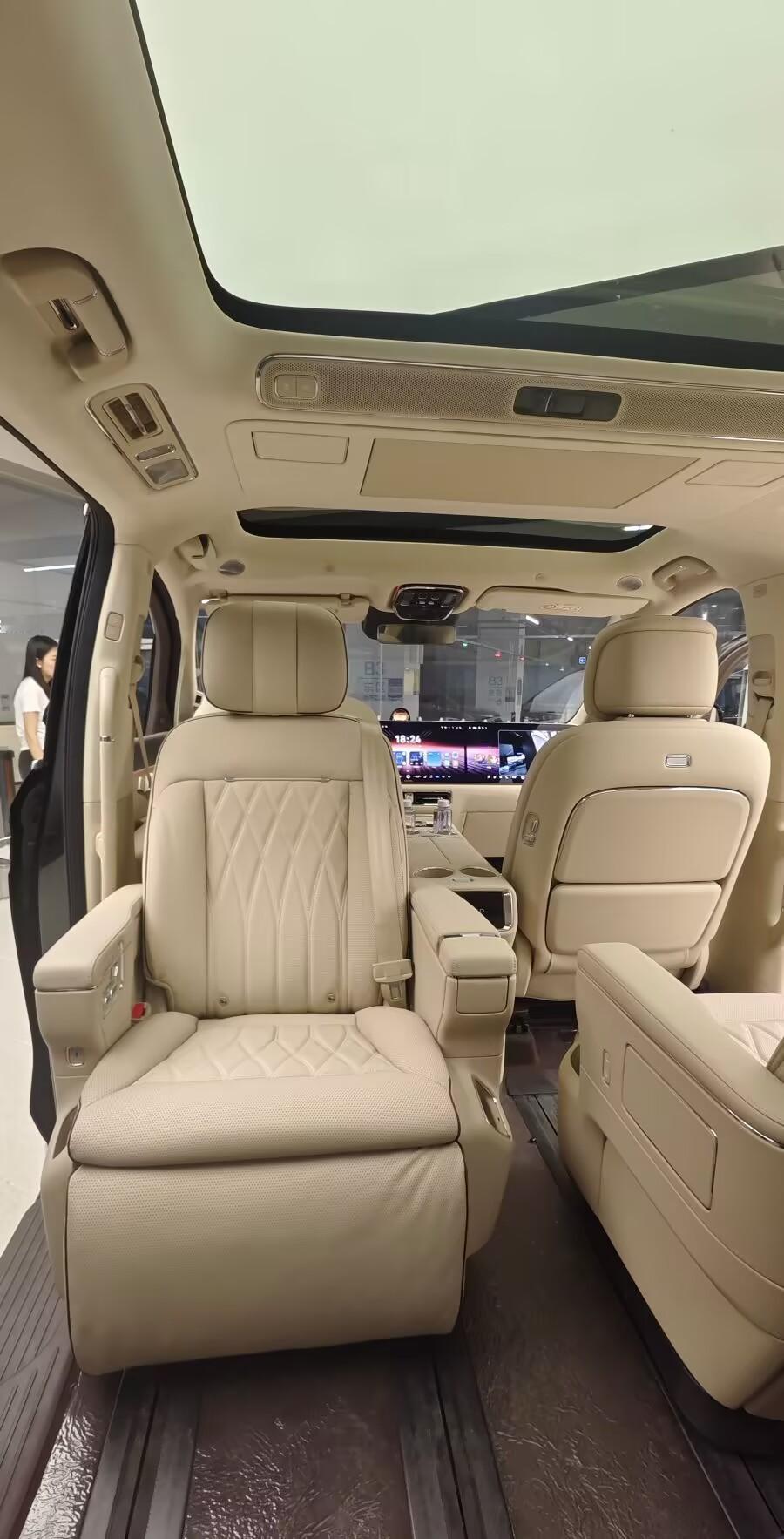 智界V9上市定档5月15日 智界V9周五就开发布会了，预售39.98万起还有神仙