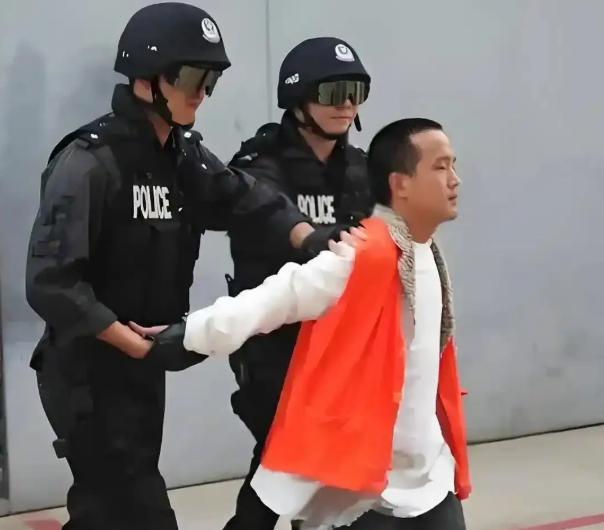 万万没想到！中国曾抓捕的大量间谍，本以为是被过洗脑，结果发现几乎都是主动投靠，更