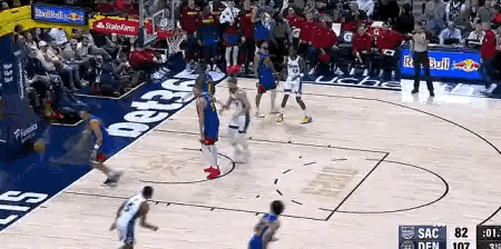 据上赛季NBA压哨远投（heave≈半场附近甚至更远的压哨超远三分）出手次数排名