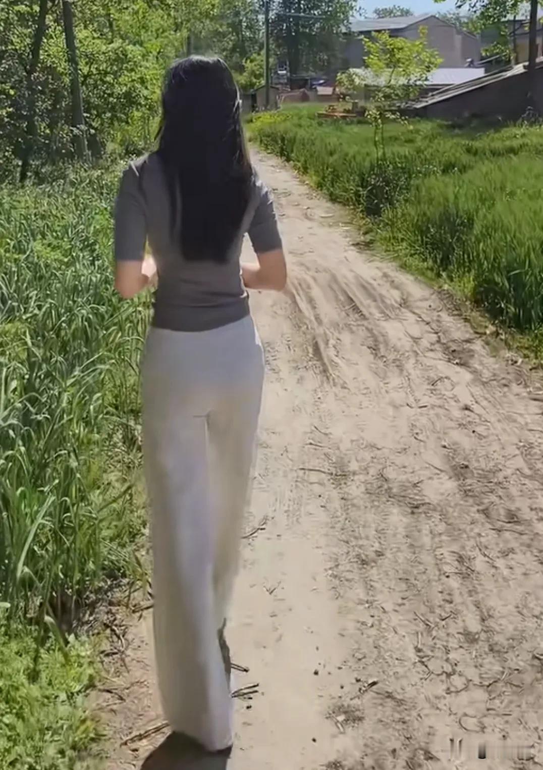 不知道各位注意了没有？弹指一挥间，不光春天没了，夏天也快没了。