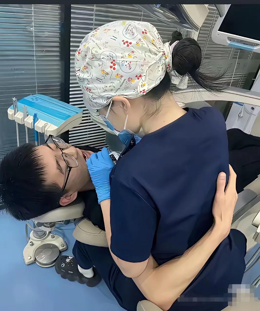 听说拔牙：患者需搂住牙医的腰才能开拔！这还了得？我脑中立刻上演小剧场：里那“咔咔
