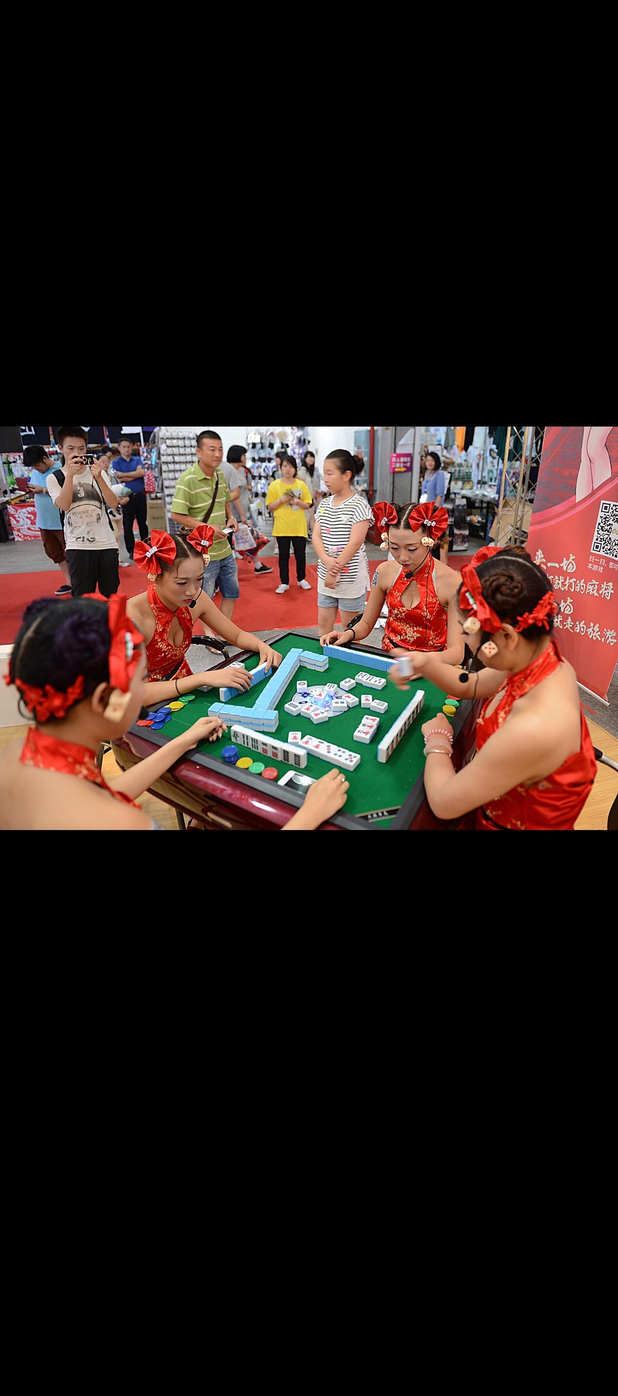 你相信玄学吗？
我发小沉迷于打麻将，以前是输多赢少，俩口子天天为此生气吵架。
后