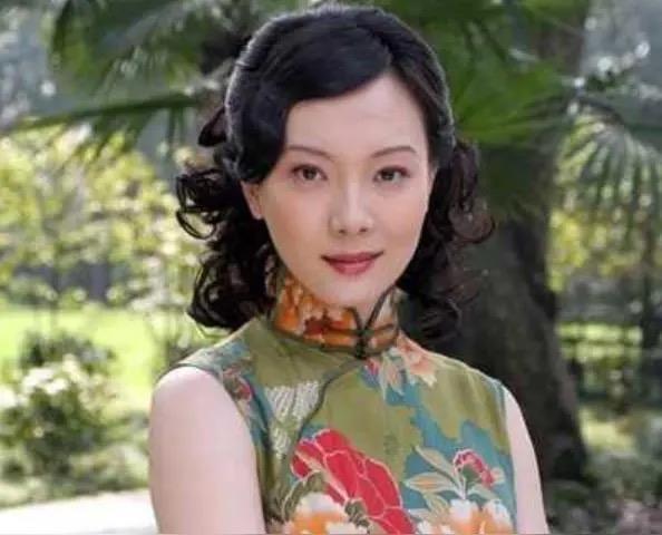 醍醐灌顶的一段话：“人生最大的捷径是打扮自己。因为，言语压君子，衣冠压小人，先敬