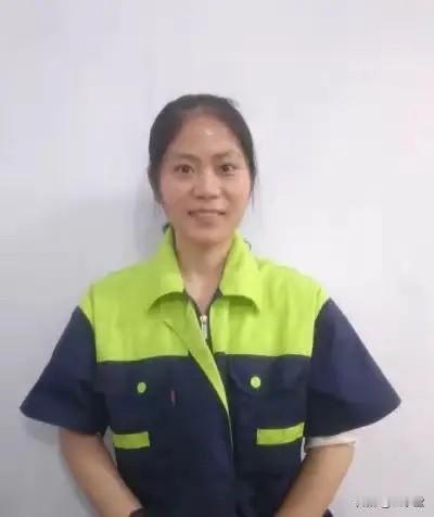 一边带娃一边扫校园，33岁普通环卫大姐，逆袭成高校研究生

昨日还在校园里清扫落