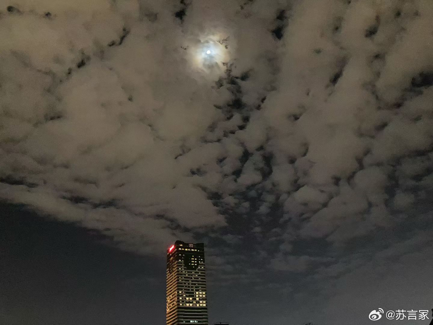 云层藏月，姑苏入夜🌙 ​​​
