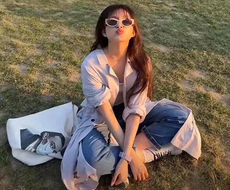 陈思诚陪小21岁小女友打卡埃菲尔铁塔！

说起陈思诚不得不想起他的前妻佟丽娅，当