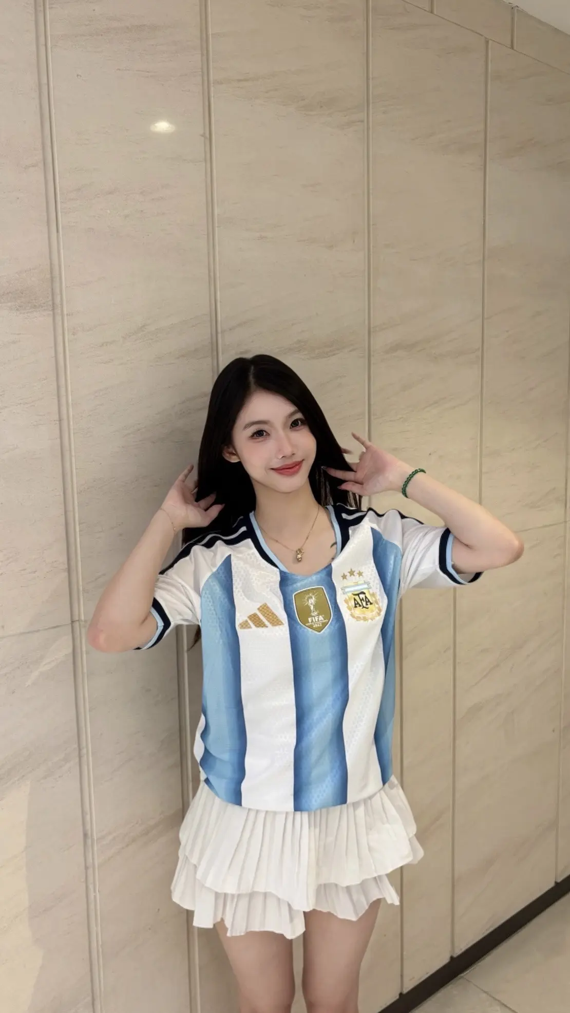 我会做你的头号球迷 和你一起看世界杯