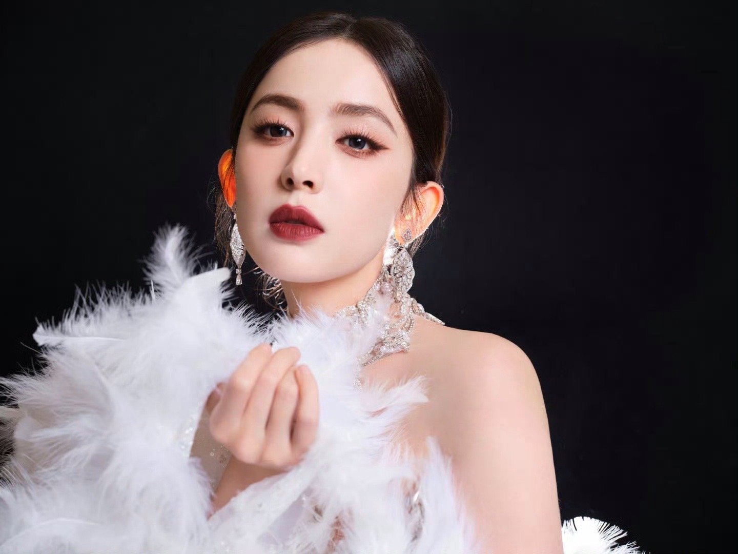 骨相一绝，气质一绝[舔屏][舔屏][舔屏] 美晕我不费吹灰之力#娜扎秒了# ​​