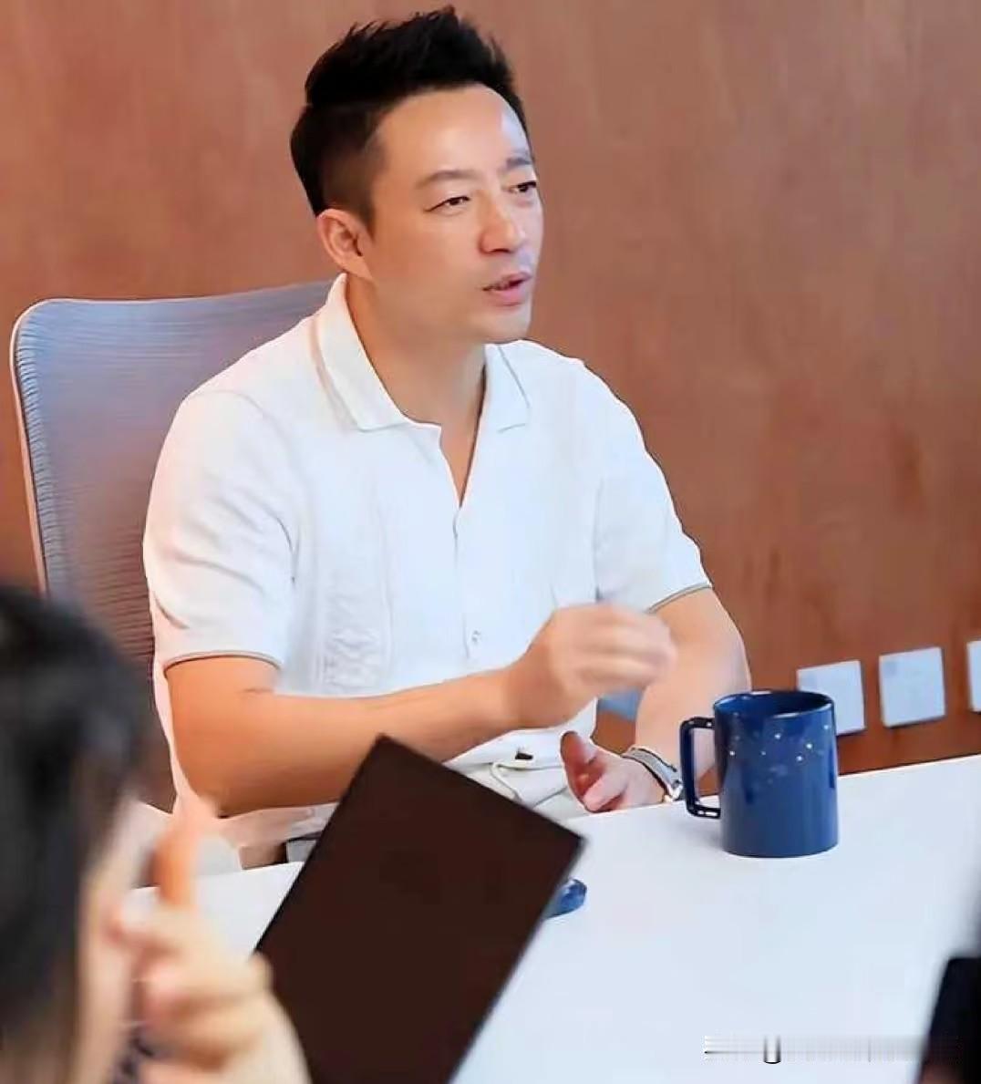 汪小菲起诉孟贺网络侵权的官司赢了。

孟贺不但要在社交平台连续三天向汪小菲赔礼道