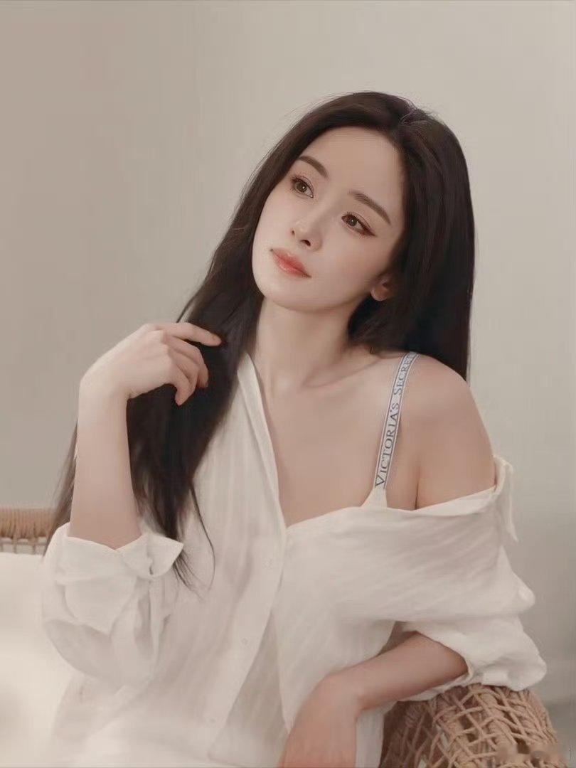 杨幂冯湮儿 ｜杨幂冯娷 ᴬʳᵒᵘⁿᵈ ᵗʰᵉ ᵍᵃˡᵃˣʸ, ᵗʰᵉʳᵉ ᵃʳᵉ