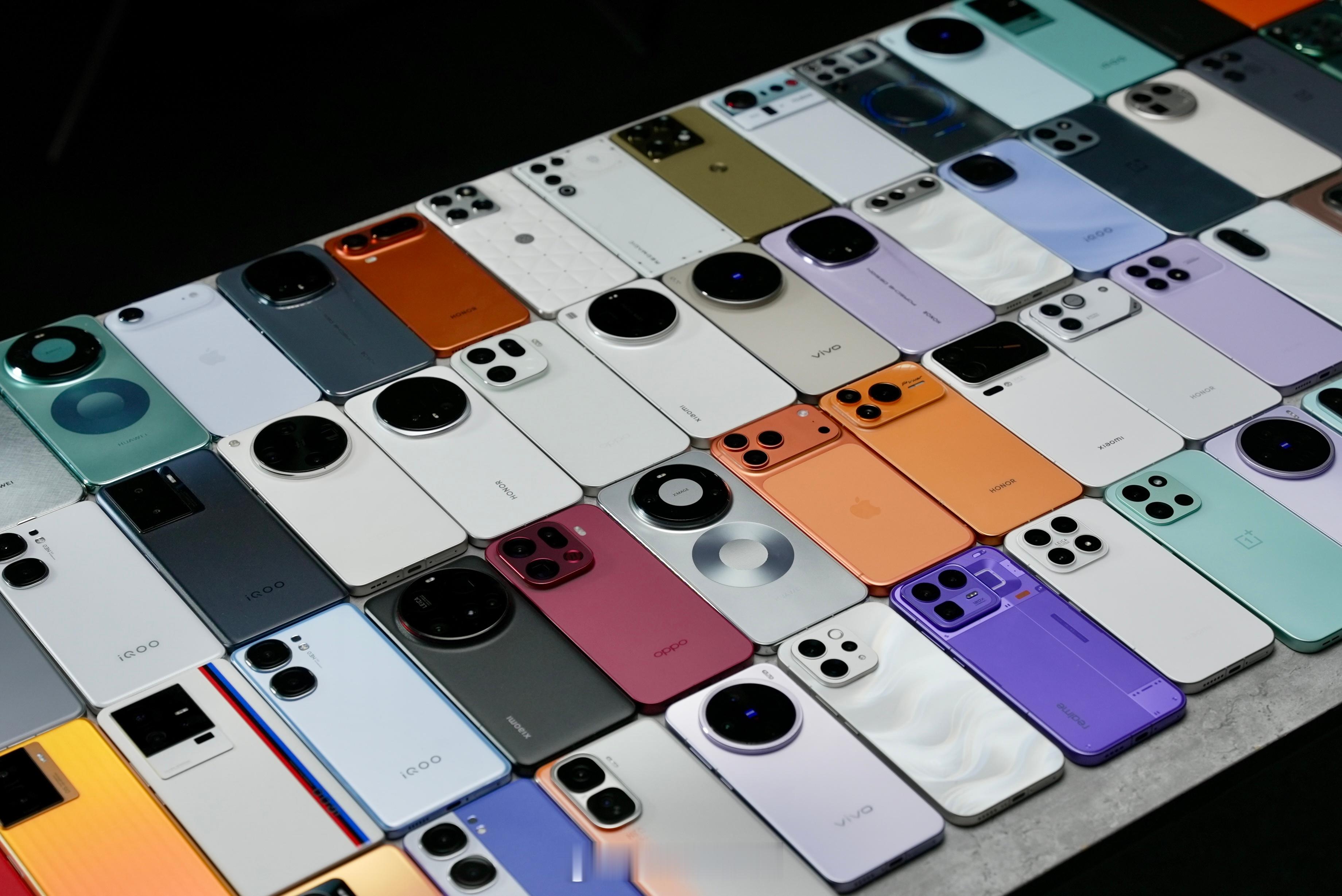 2026手机行业有哪些趋势1️⃣供应链内存涨价，新机售价难现“真香价”2️⃣两亿