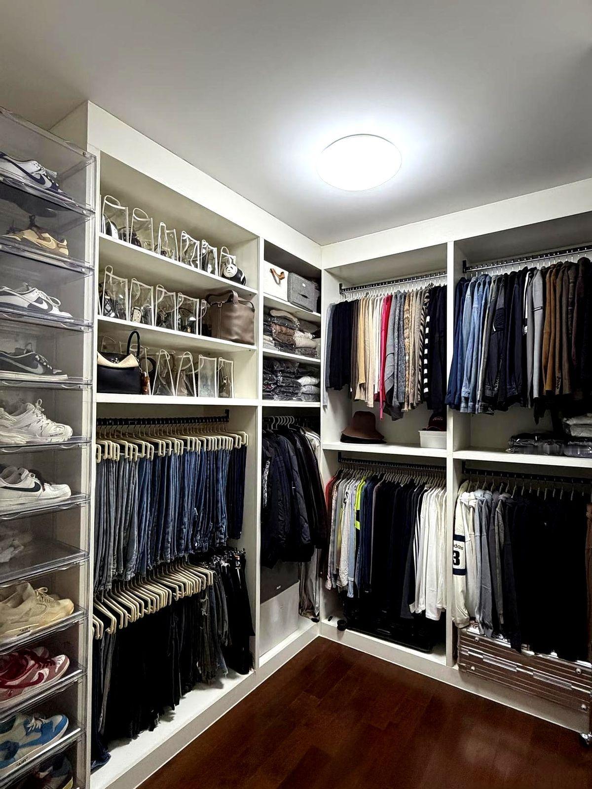 一条同事茶水间的八卦突然火到微博热搜——两个姑娘同样朝九晚五，一个外表无可挑剔却