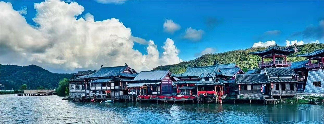 原油崩盘式暴跌！今晚国内商品期货夜盘，这些品种要“大洗牌”。朋友们，截止下午5点