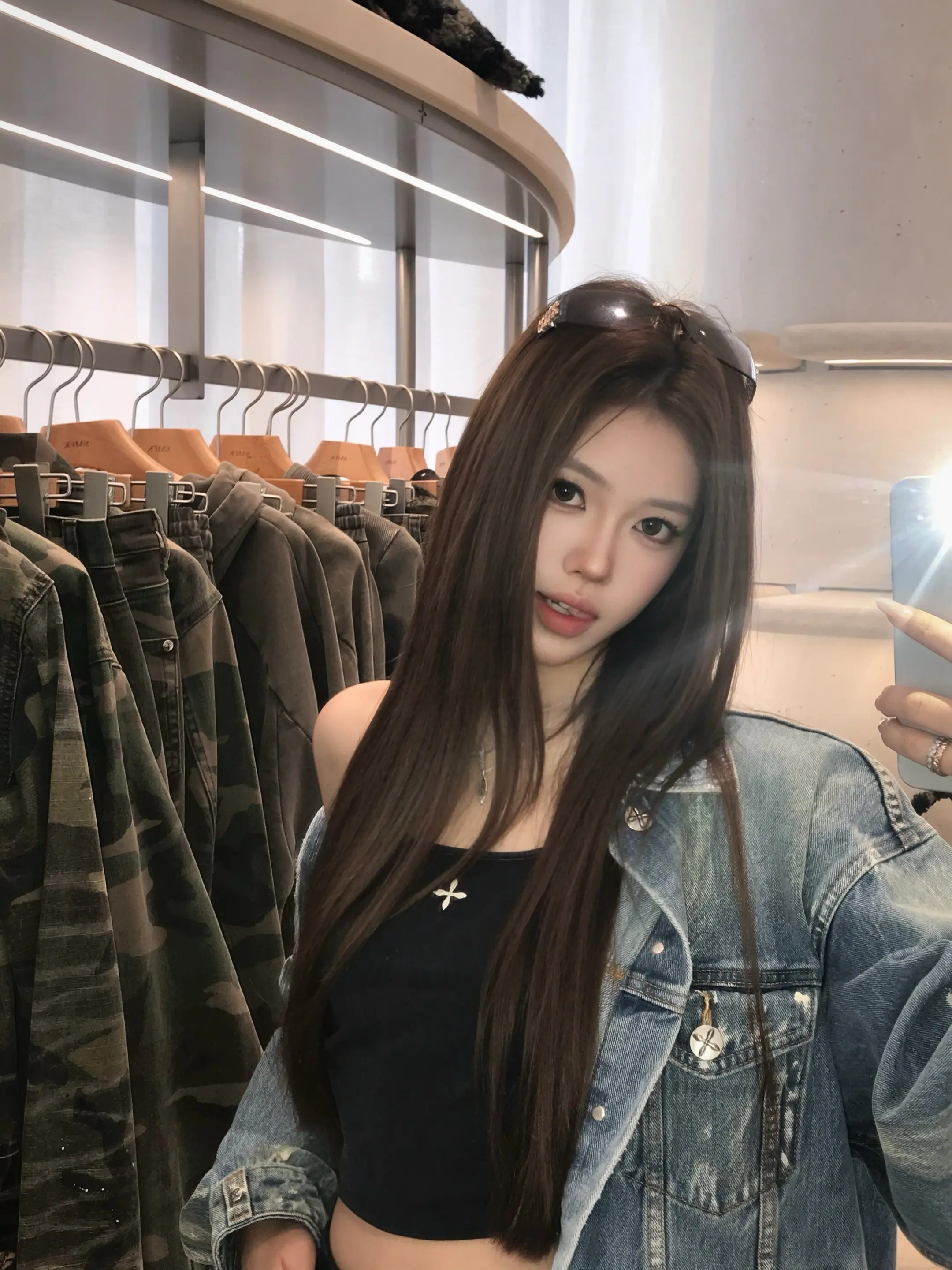 装酷一下🖤