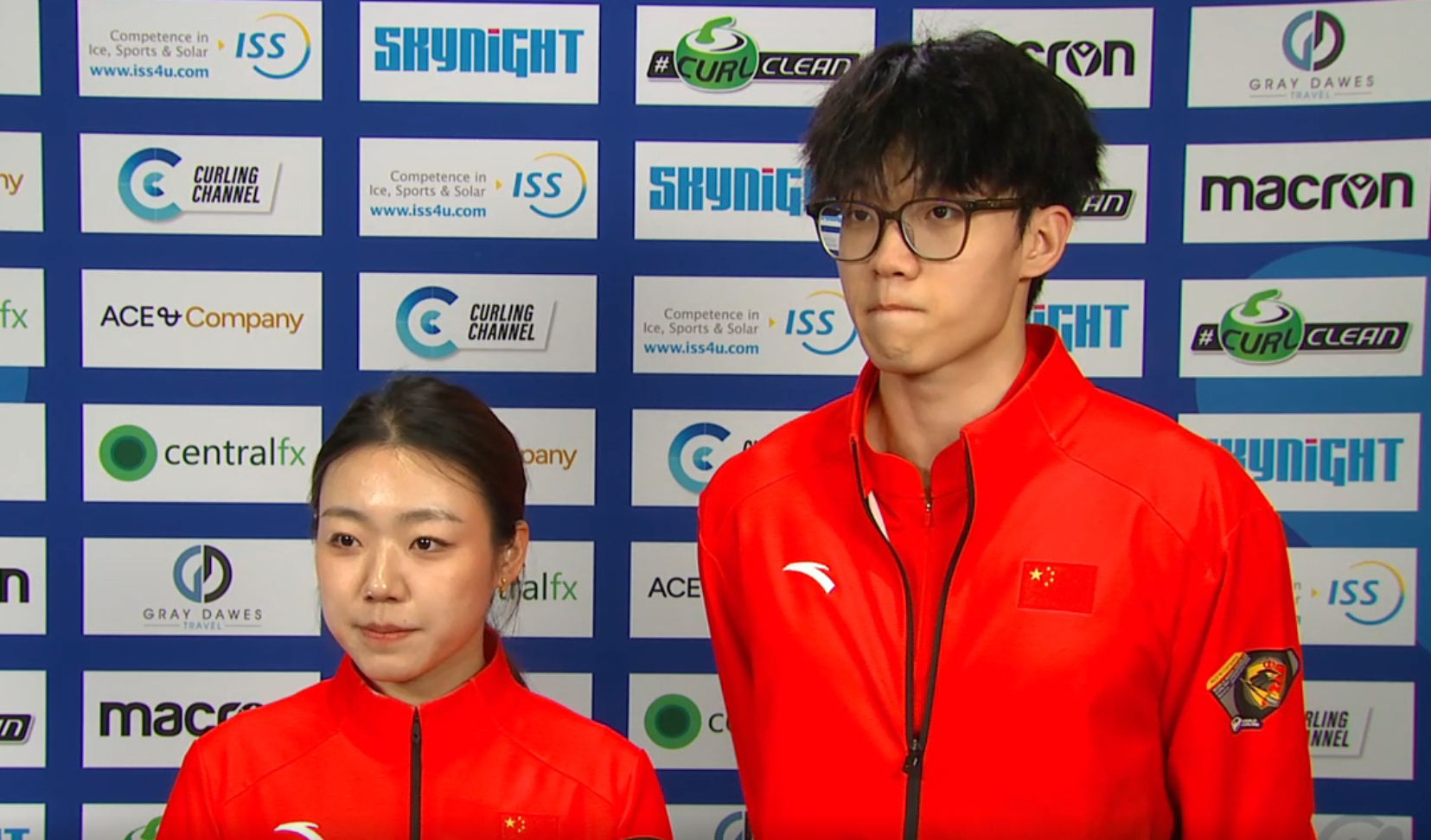 俩人采访啦，我录一下 