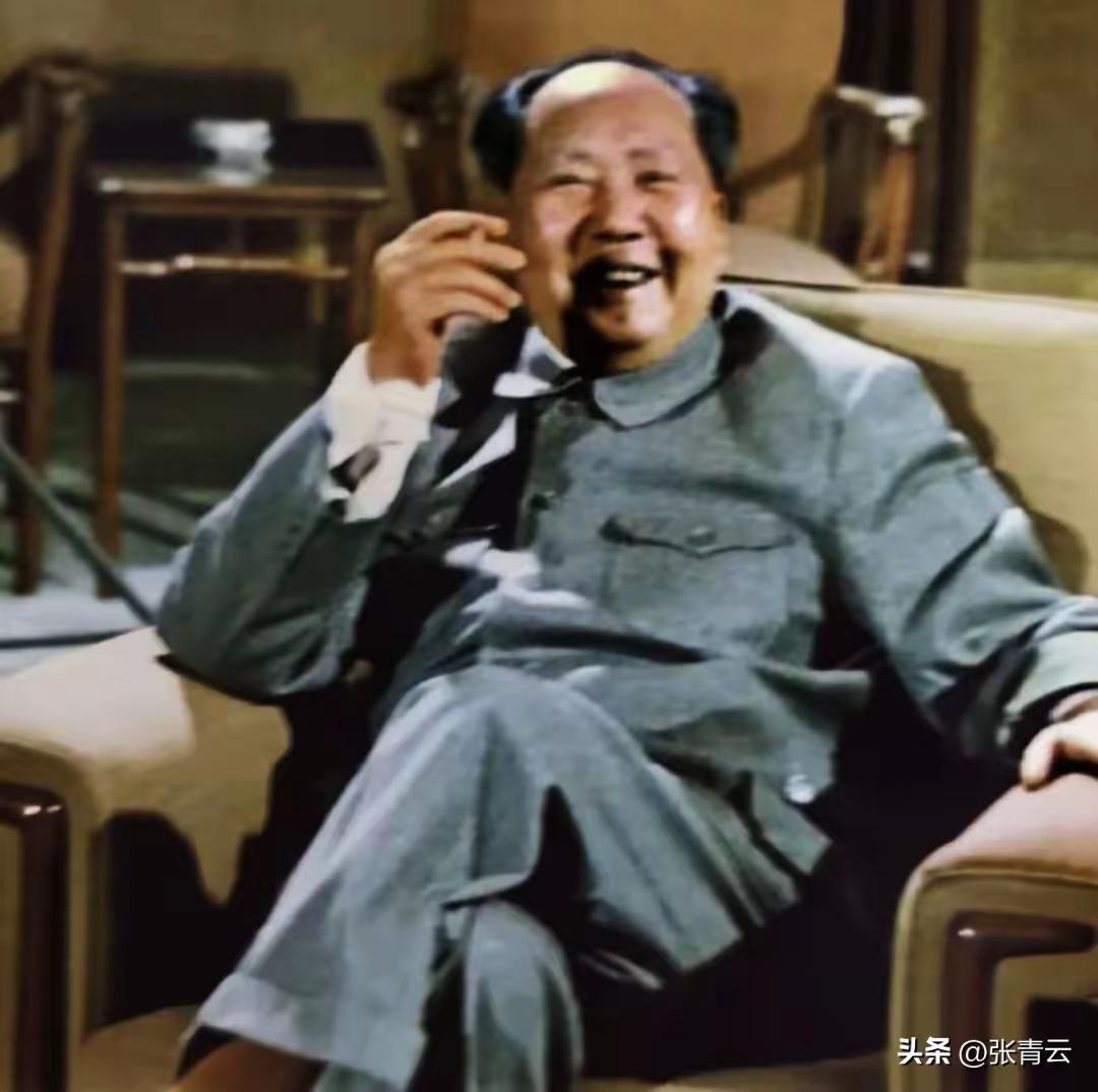 这一笑，笑暖了整个中国！
 
一张老照片，一抹开怀笑，穿越数十年光阴，依旧能瞬间