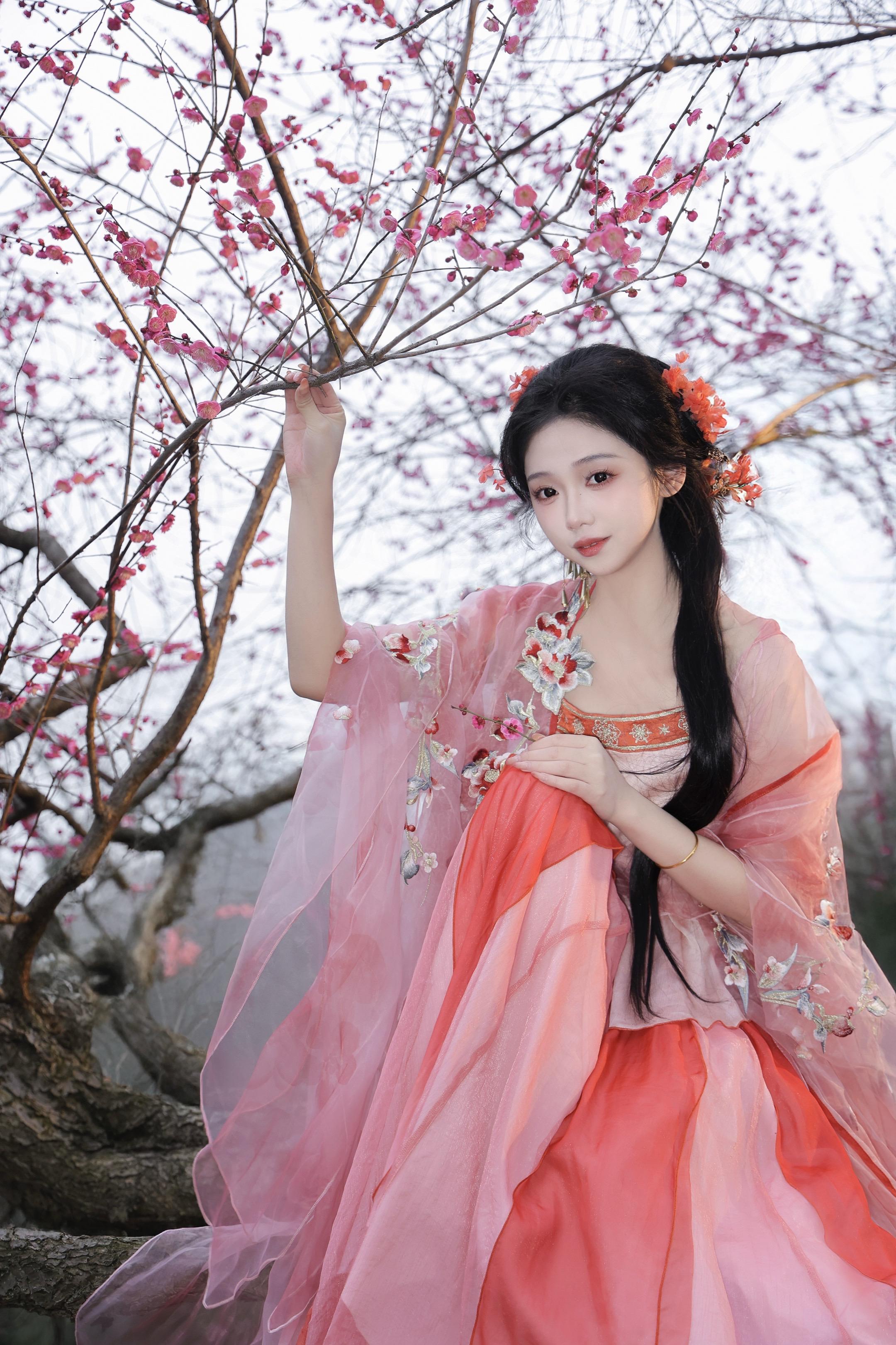 花开时节动京城。