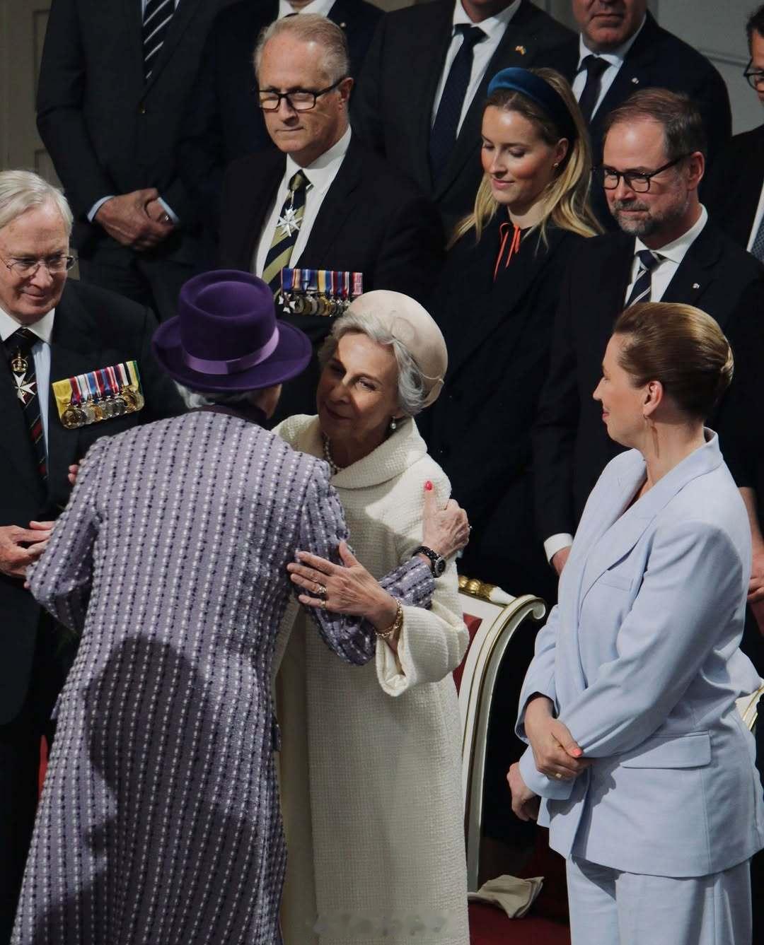 英国王室[超话]  【补图】2025年5月4日，作为欧洲胜利日8️⃣0️⃣周年纪
