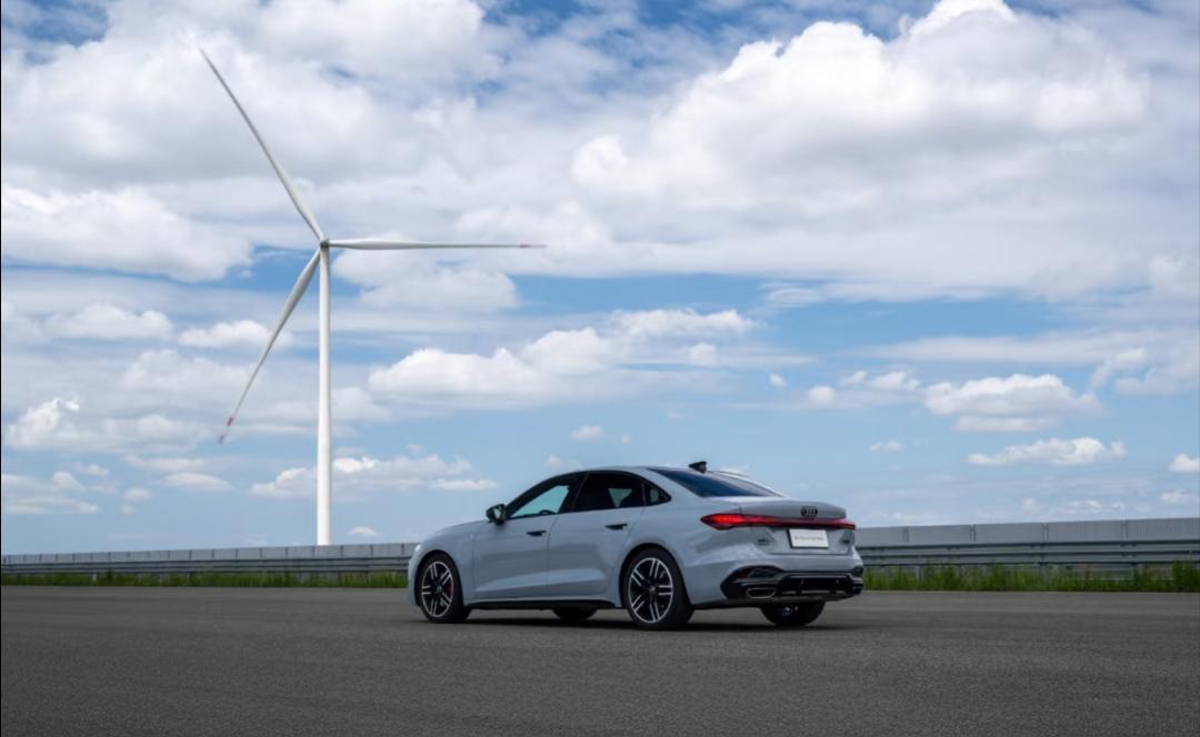 一汽奥迪A5L｜当德系风骨邂逅东方智慧，一场关于未来的出行诗篇悄然启程在都市的晨