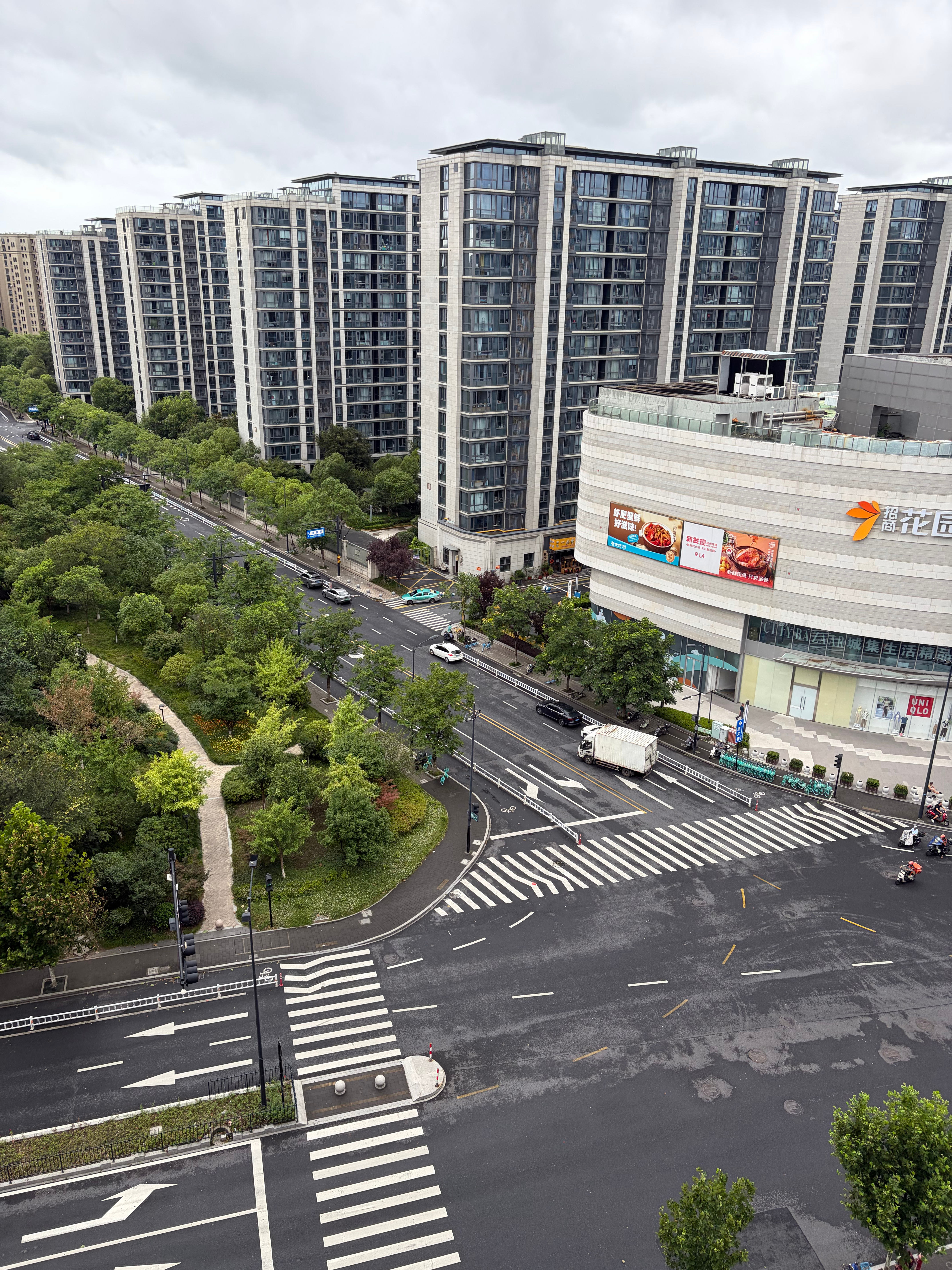 台风巴威进入杭州感觉杭州没有任何影响啊，也没下雨了，也没大风 
