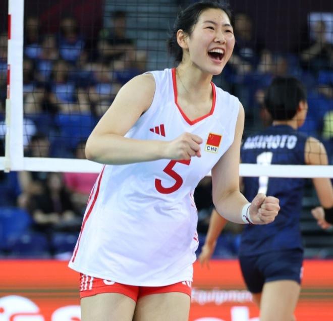 山东女排25人大名单出炉，很有特色！全运会亚军的山东女排，新赛季大名单出来了，除