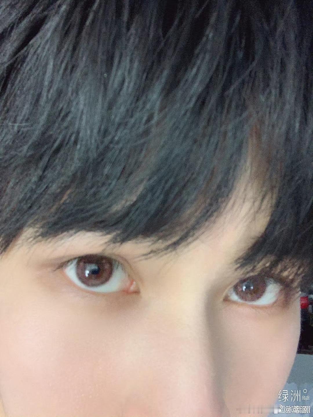 看图猜人物，并将所猜对的人物带回家。张真源💚张真源 廿二琢玉万镜生辉 🍭 张